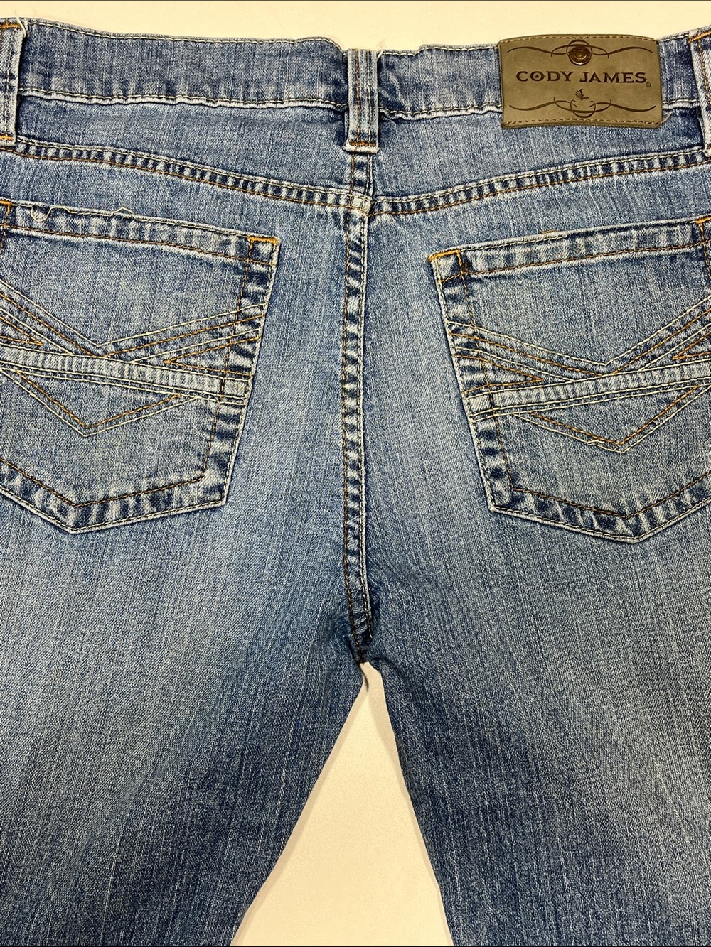 Cody James Men’s Bootcut Jeans 32x32 Medium Wash Stretch Western SKU 0107